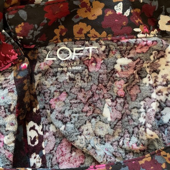Loft long sleeve floral blouse size medium great condition - Picture 3 of 4